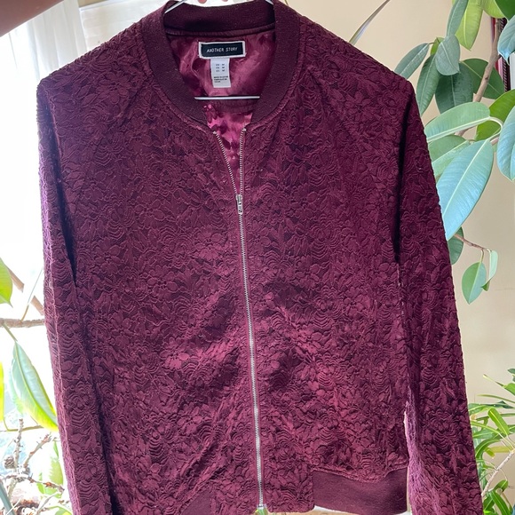 Burgundy Lace Bomber Jacket - Picture 4 of 4